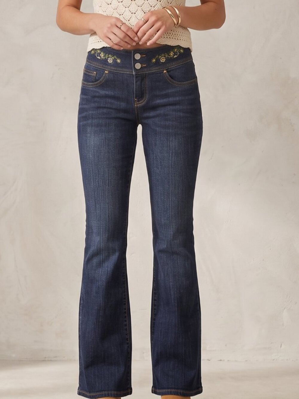 NWOT | Dark Wash Denim Flared Jeans Embroidered Floral | Size 29